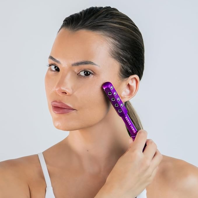 Nurse Jamie Uplift Massaging Beauty Roller, 1.05 Fl Oz (Pack of 1)