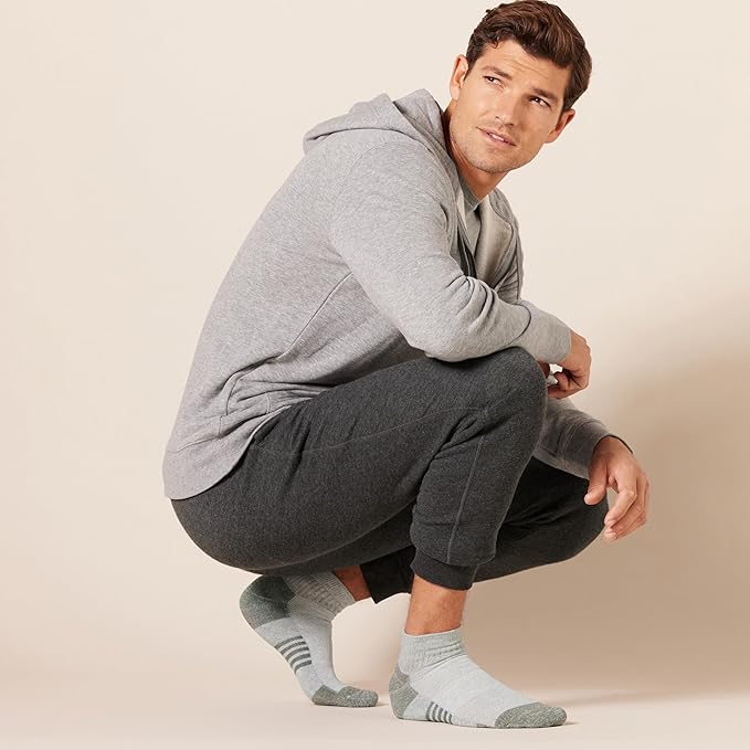 Amazon Essentials Men's Athletic Ankle Socks, Breathable, Cotton Blend, Cushioned, 6 Pairs