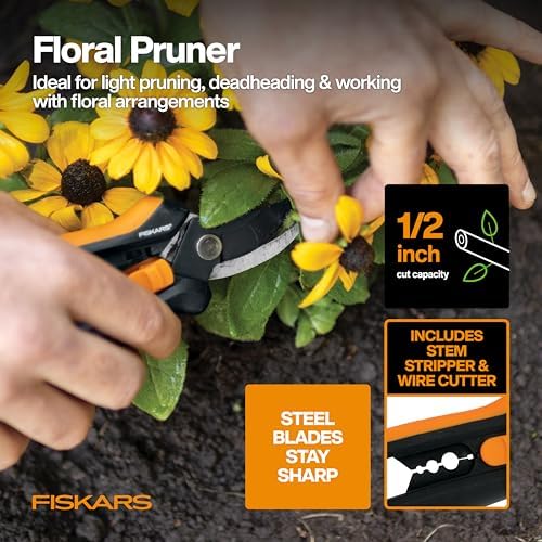 Fiskars 5-Piece Pruner, Cultivator, Gloves & Kneeling Pad Set - Image 2