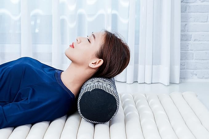 Leewadee Small Yoga Bolster – Shape-Retaining Cervical Neck Roll, Tube Pillow for Comfortable Reading, Kapok Filling, 22 x 6 x 6 inches