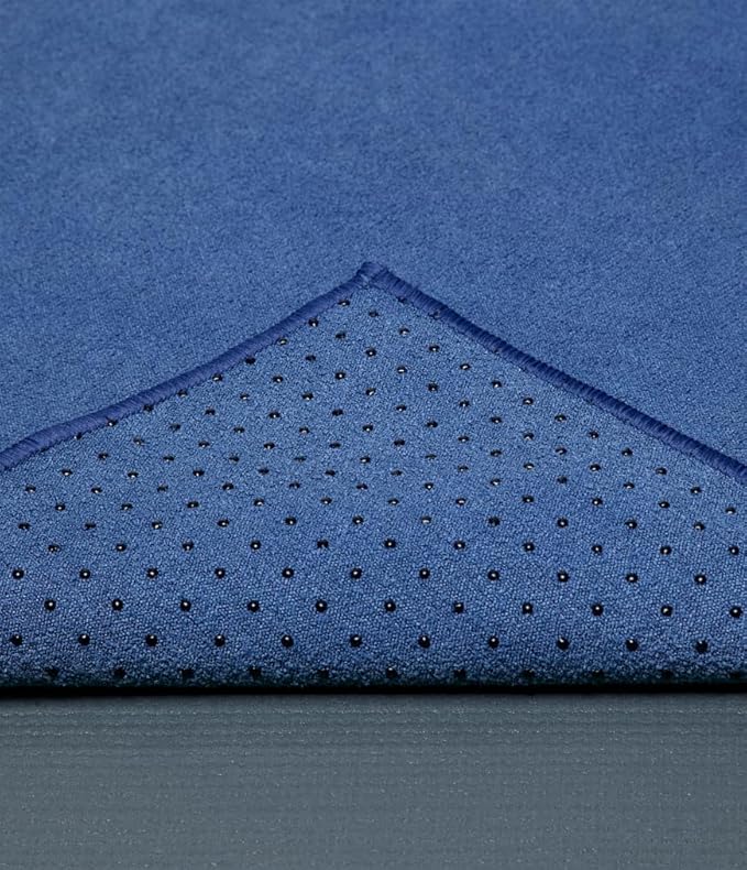 Manduka Yogitoes Yoga Towel – Rubber Grip Dots Non-Slip Bottom, Quick Dry Fitness Towel for Hot Yoga, Pilates, Exercise