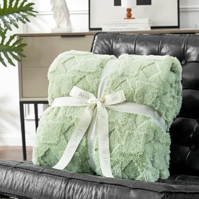 Cozy Bliss Faux Fur Throw Blanket for Couch - Soft Checkered Fuzzy Cozy Throw Gift Blankets for Women,Sage Green Boho Blanket for Sofa Bedroom Living Room.50 * 60 Inches