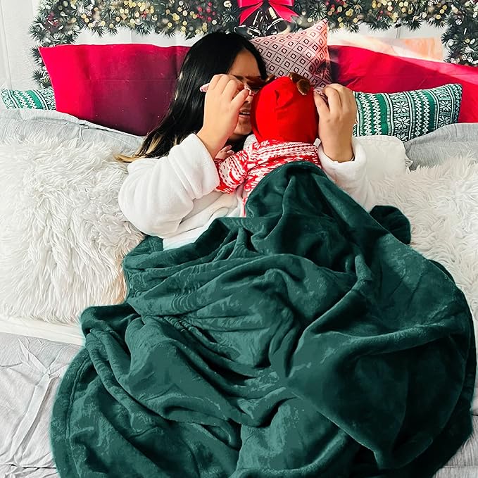 Bedsure Fleece Blankets King Size Emerald Green - Bed Blanket Soft Lightweight Plush Cozy Fuzzy Luxury Microfiber, 108x90 inches