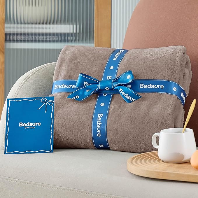 Bedsure Fleece Throw Blanket for Couch Mocha Brown - Lightweight Plush Fuzzy Cozy Soft Blankets and Throws for Sofa, 50x60 inches