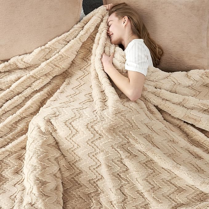 Cozy Bliss Faux Fur Throw Blanket for Couch - Soft Fuzzy Cozy Throw Gift Blankets for Women,Beige Boho Blanket for Sofa Bedroom Living Room.60 * 80 Inches